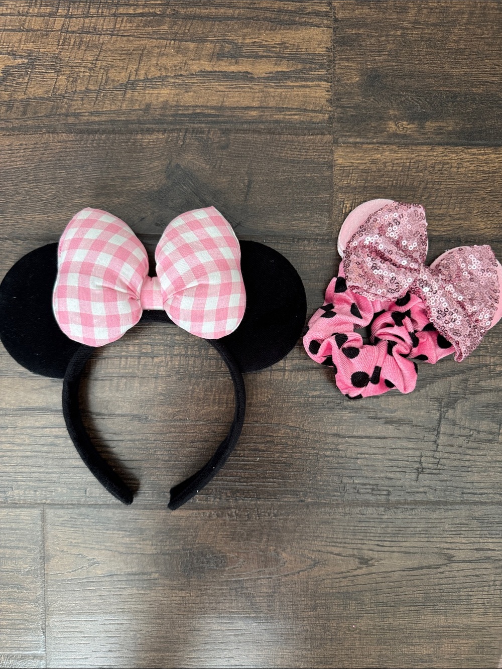 Pink Gingham Minnie Mouse Ear Headband and Bow Set- NEW never worn